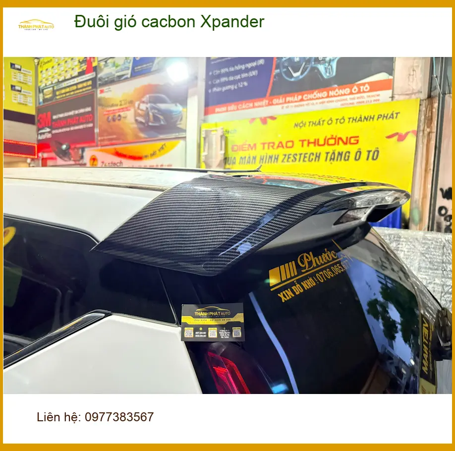 Chị Diệu lắp đuôi gió cacbon Xpander tại Quận Tân Phú để tăng vẻ thể thao ảnh thực tế 3