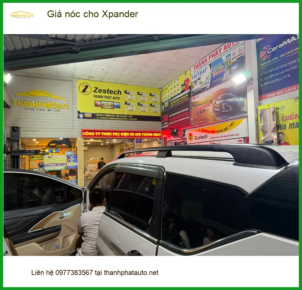 Chị Thảo lắp giá nóc cho Xpander tại Quận Thủ Đức để thêm không gian chứa đồ cho chuyến đi ảnh thực tế 2