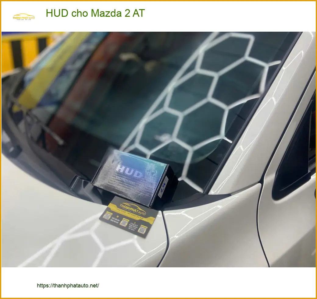 Chị Thảo lắp HUD cho Mazda 2 AT tại Quận 2 để tiện theo dõi tốc độ ảnh thực tế 3