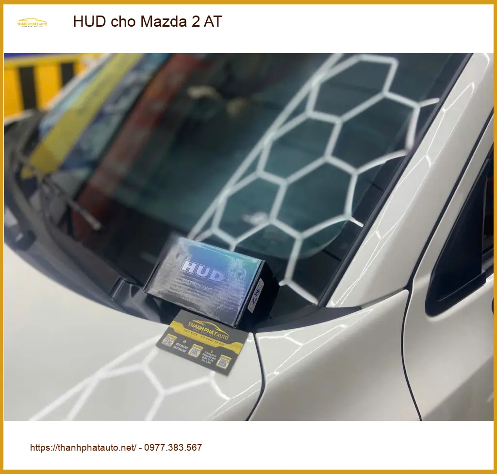 Chú Long lắp HUD cho Mazda 2 AT tại Quận 10 để tập trung lái xe ảnh thực tế 3