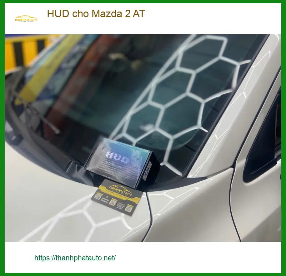Chú Phước lắp HUD cho Mazda 2 AT tại Quận 3 để dễ quan sát tốc độ