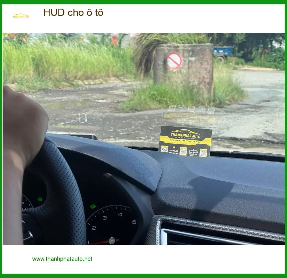 Chú Tiến lắp HUD cho ô tô Toyota Camry tại Hóc Môn để lái xe an toàn hơn ảnh thực tế 4