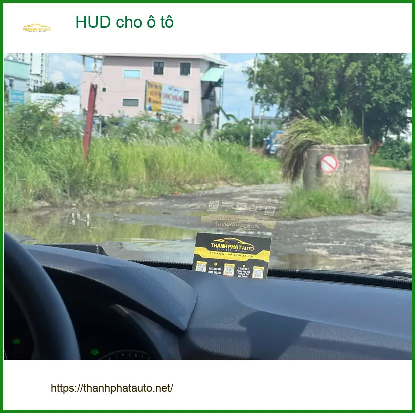 Chú Tiến lắp HUD cho ô tô Toyota Camry tại Hóc Môn để lái xe an toàn hơn ảnh thực tế 5