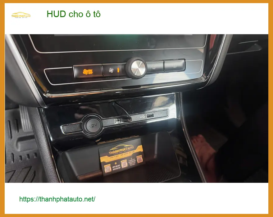 Anh Khang lắp HUD cho ô tô Hyundai Accent tại Quận 7 để theo dõi tốc độ an toàn