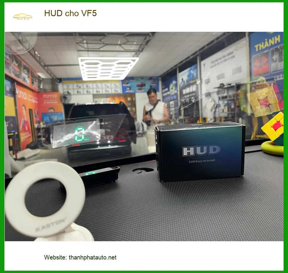 Chị Thanh lắp HUD cho VinFast VF5 tại Quận Bình Tân để lái xe an toàn hơn ảnh thực tế 3