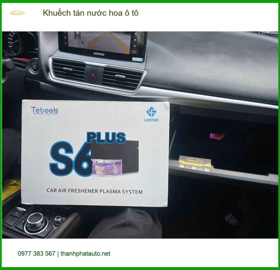Anh Minh Khoa mua khuếch tán nước hoa ô tô Mazda CX-5 tại Thủ Đức để xe luôn thơm mát