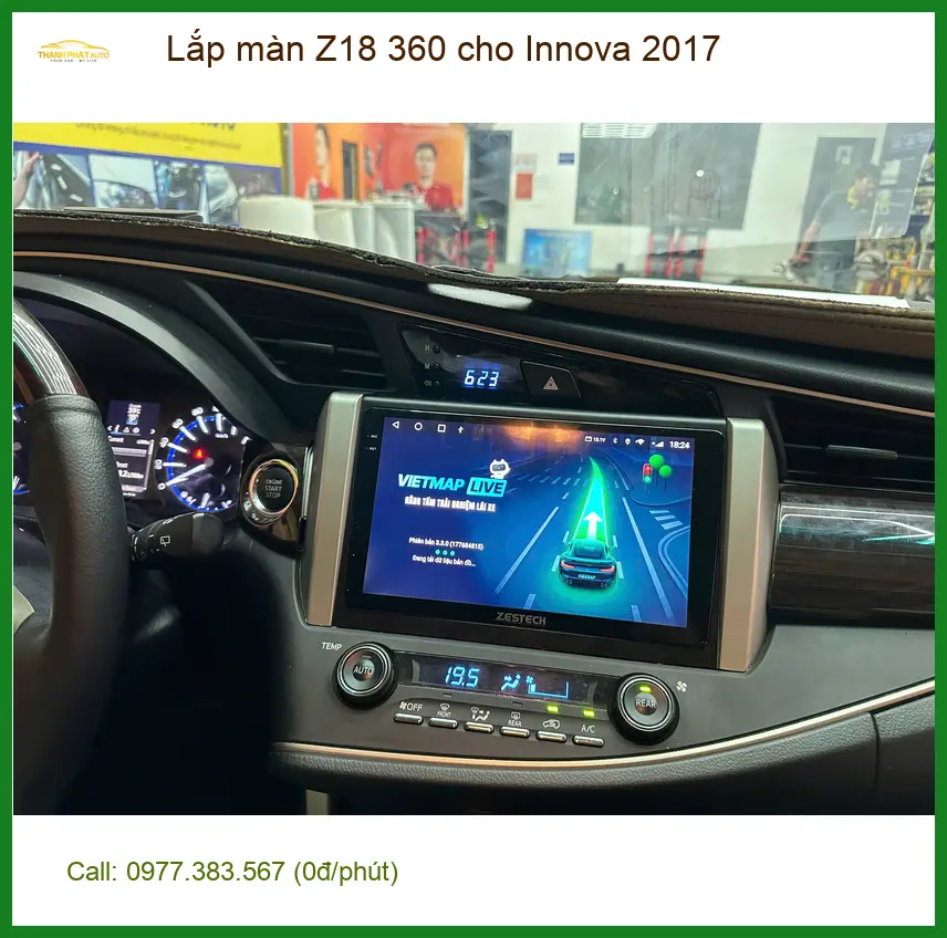Anh Quang lắp màn Z18 360 cho Innova 2017 ở Bình Thạnh để lùi xe an toàn