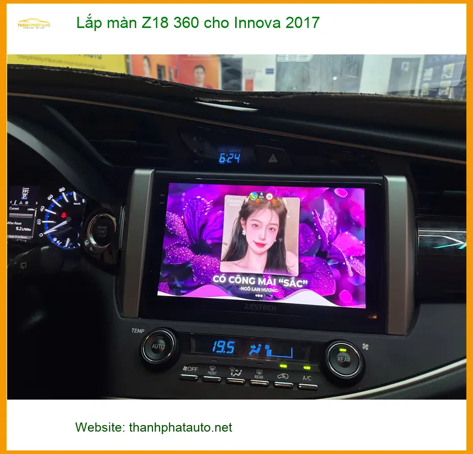 Anh Quang lắp màn Z18 360 cho Innova 2017 ở Bình Thạnh để lùi xe an toàn ảnh thực tế 3