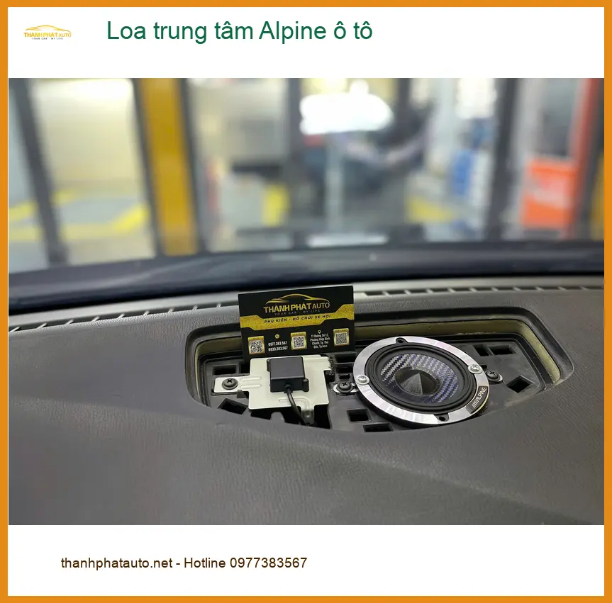 Chú Cường lắp loa trung tâm Alpine ô tô cho Hyundai Santa Fe tại Quận 2 ảnh thực tế 2
