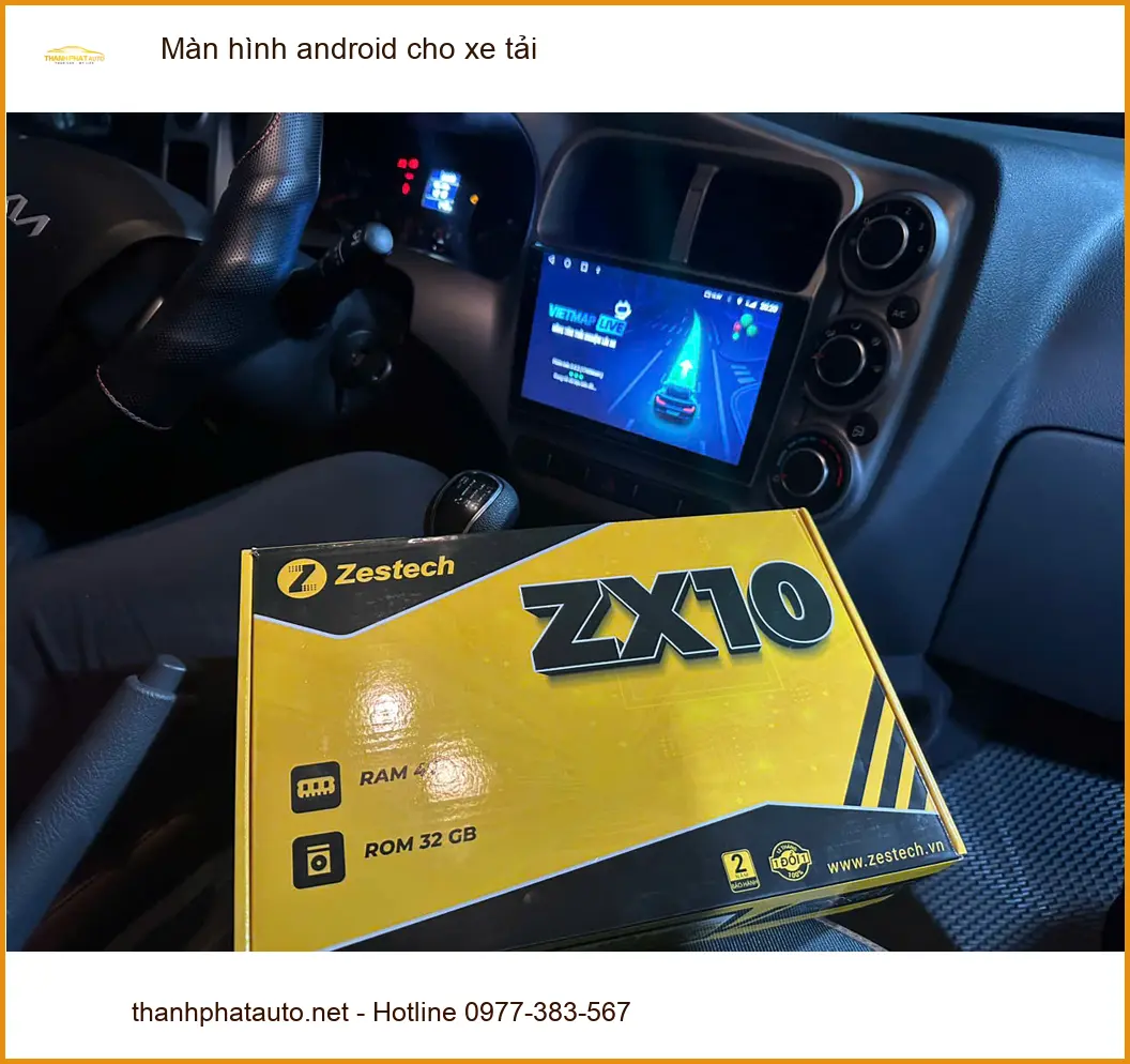 Chú Phong lắp màn hình Android cho xe tải Isuzu QKR tại Quận 2 vì màn hình cũ đã hỏng