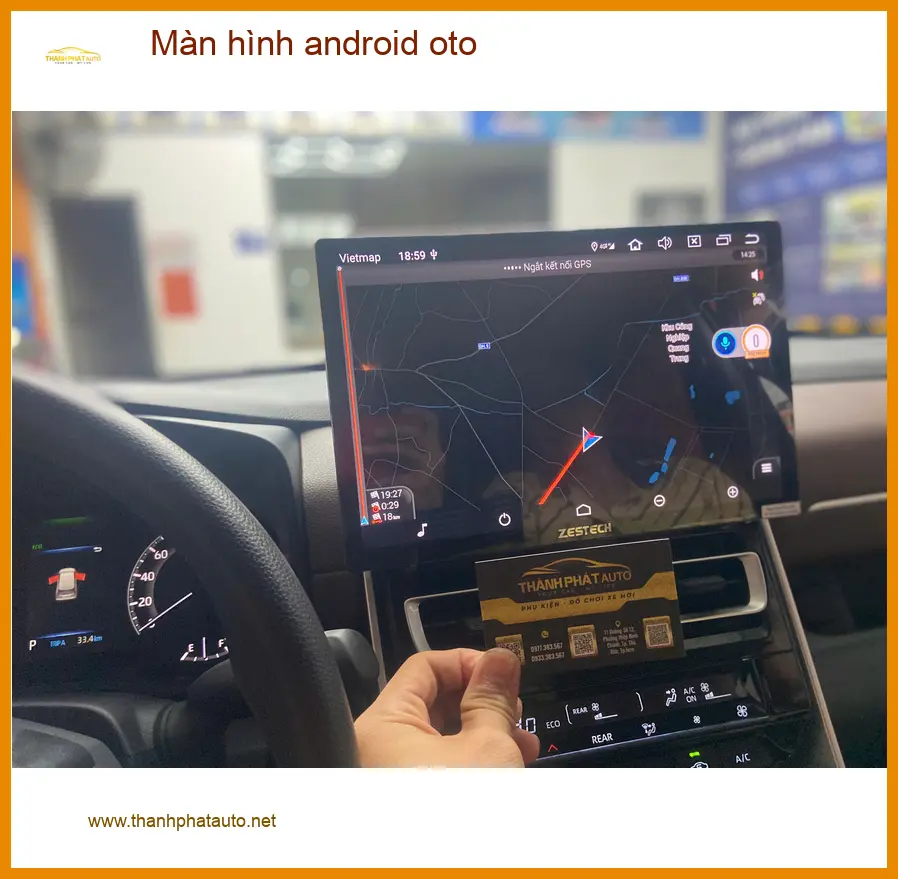 Chị Thảo nâng cấp màn hình Android ô tô cho Honda CRV tại Quận 6 vì màn zin quá cũ kỹ ảnh thực tế 3