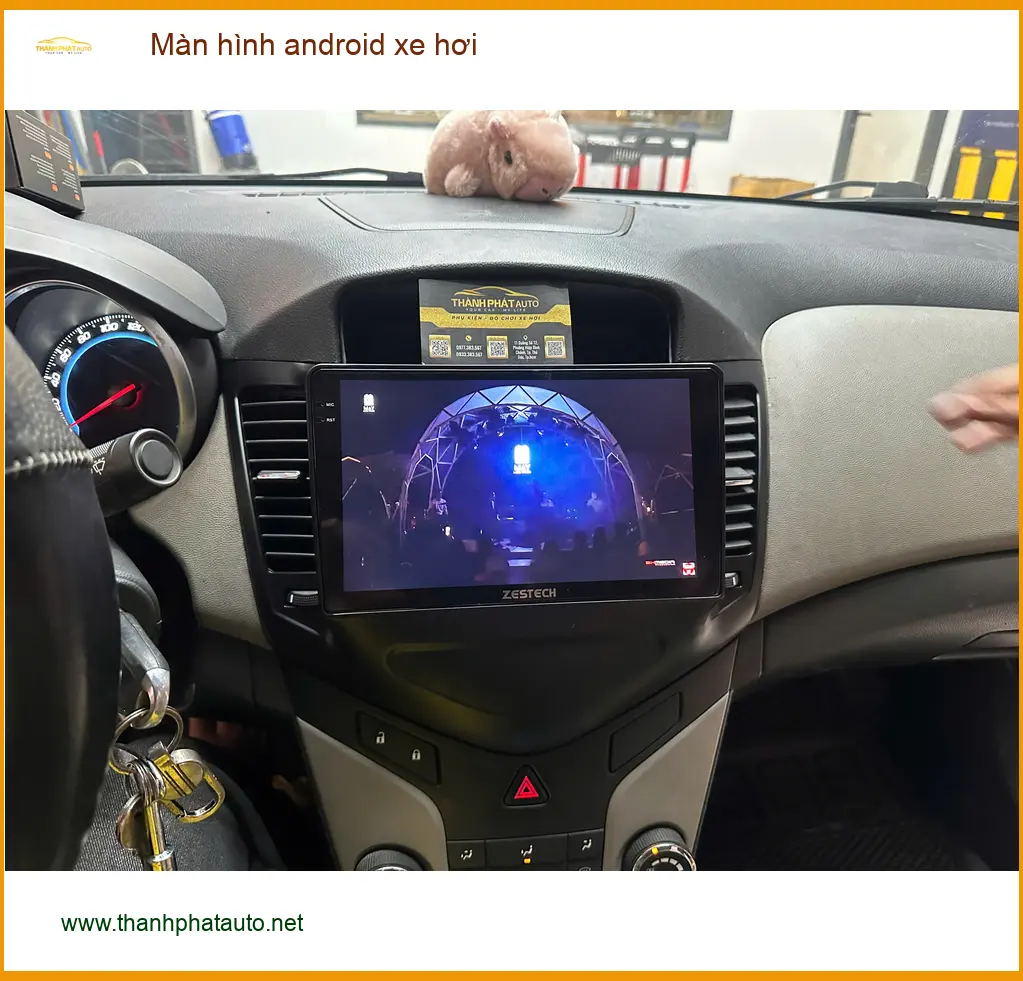 Chú Phát nâng cấp màn hình Android cho Hyundai Santa Fe tại Quận Bình Tân