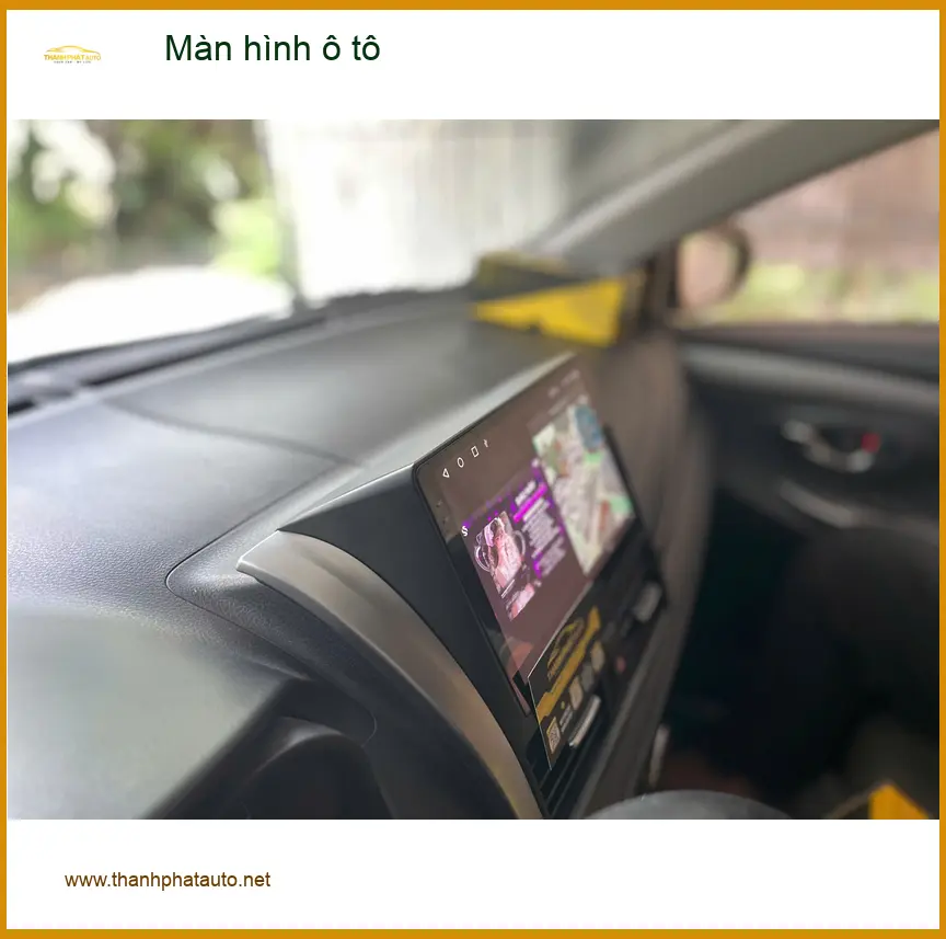 Chú Bảo lắp màn hình ô tô cho Honda CR-V tại Quận 2 để tiện theo dõi dẫn đường ảnh thực tế 3