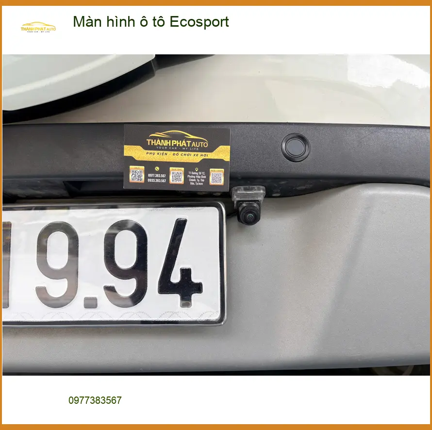 Chị Mai lắp màn hình ô tô Ecosport tại Quận 4 vì màn zin đã cũ và chậm