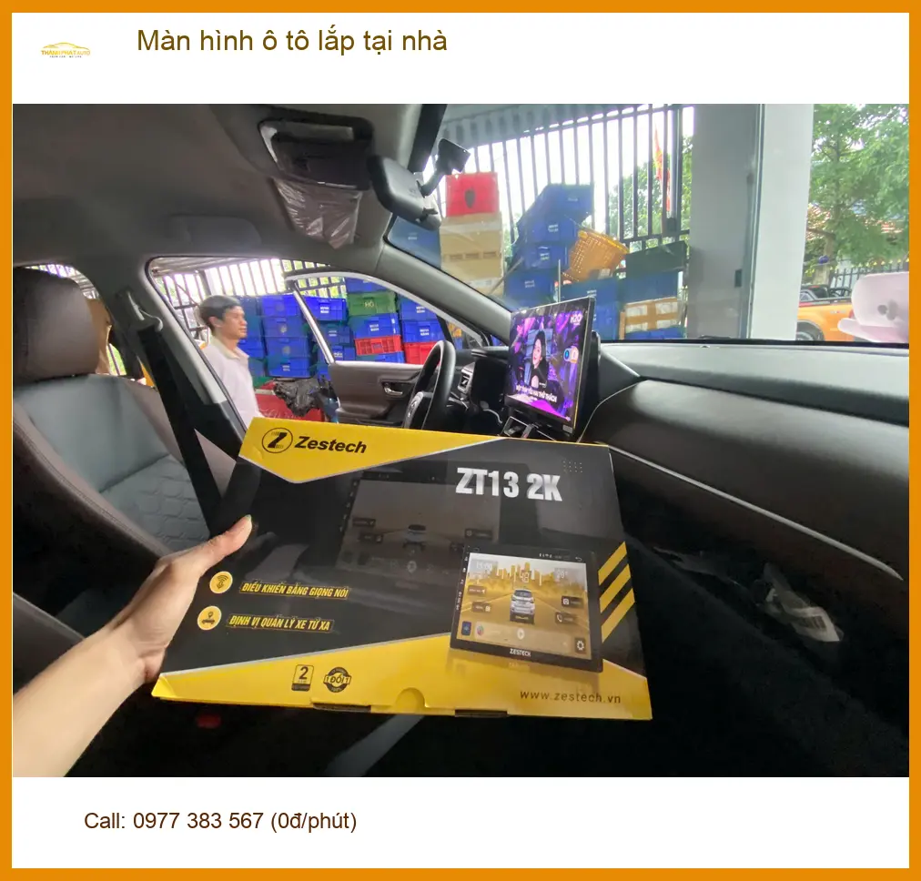 Anh Lâm lắp màn hình ô tô Toyota Camry tại nhà Quận Thủ Đức để tiện công việc