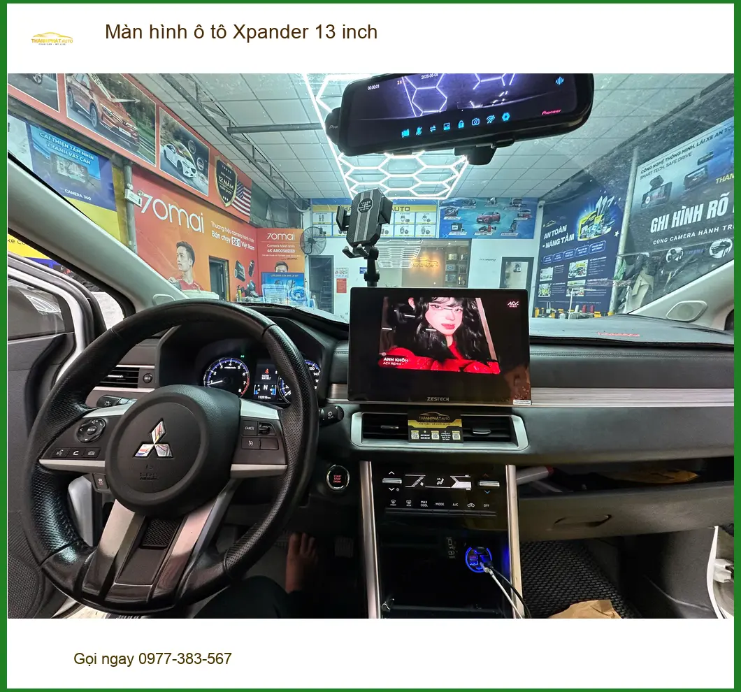 Chị Thảo lắp màn hình ô tô Xpander 13 inch tại Quận 3 nâng tầm trải nghiệm giải trí ảnh thực tế 2
