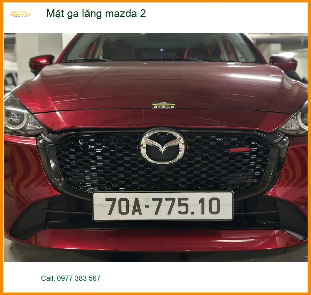Anh Tùng lắp mặt ga lăng độ cho Mazda 2 ở Hóc Môn, xe trông thể thao hẳn