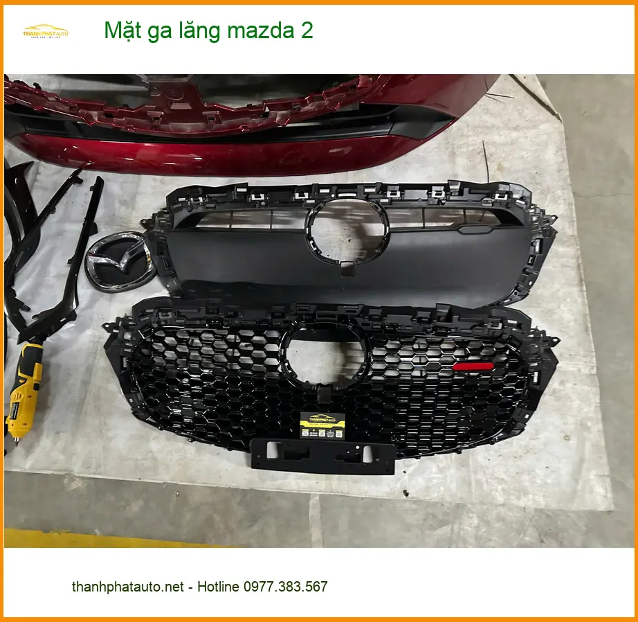 Anh Tấn độ mặt ga lăng Mazda 2 tại Quận 2 để tăng vẻ thể thao cho xe ảnh thực tế 4