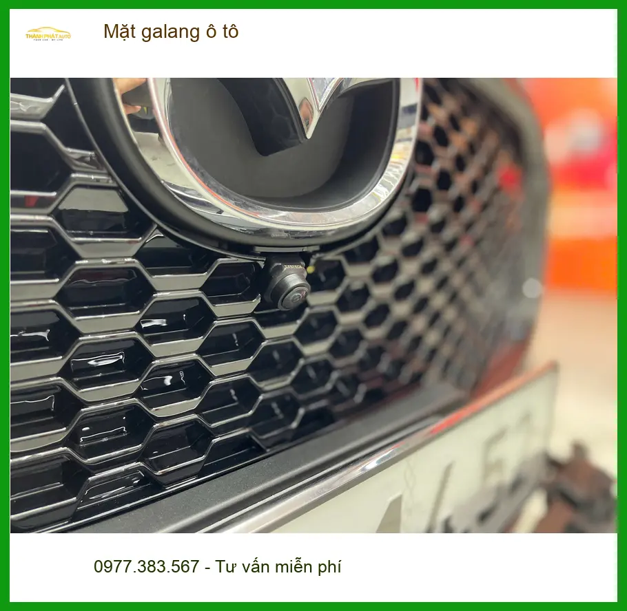 Chị Thảo độ mặt galang ô tô Hyundai Santa Fe tại Quận Phú Nhuận để xe sang trọng hơn ảnh thực tế 2