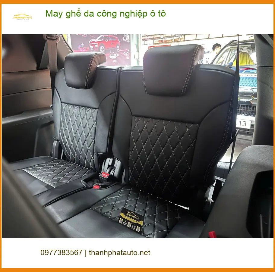 Anh Tấn may ghế da công nghiệp ô tô cho Toyota Raize tại Quận 4 để nội thất sang trọng hơn ảnh thực tế 3