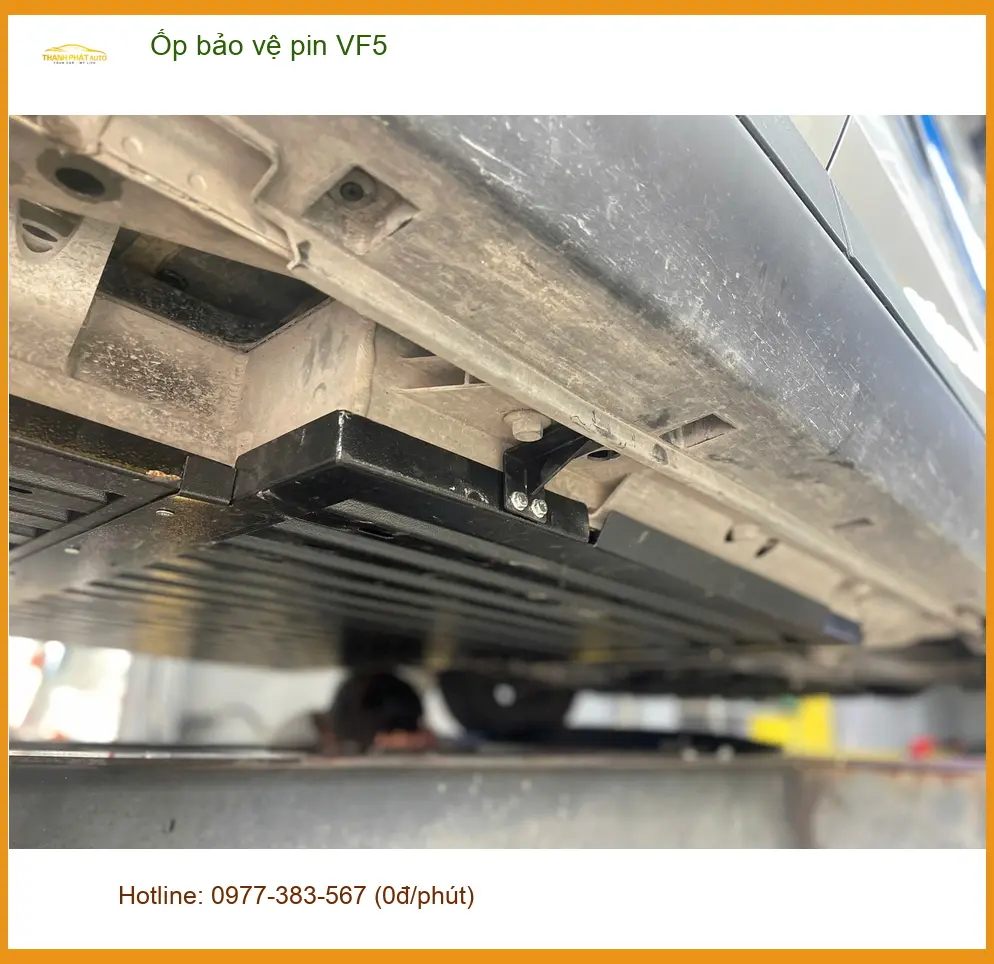 Chị Cẩm lắp Ốp bảo vệ pin VF5 cho VinFast VF5 tại Quận 10 vì lo ngại va đập