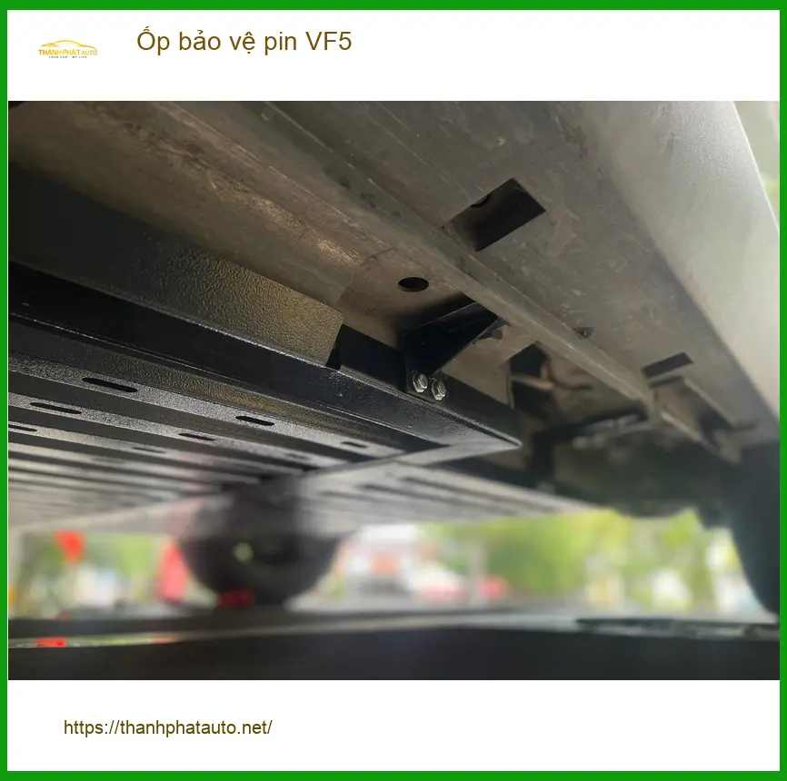 Chị Cẩm lắp Ốp bảo vệ pin VF5 cho VinFast VF5 tại Quận 10 vì lo ngại va đập ảnh thực tế 3