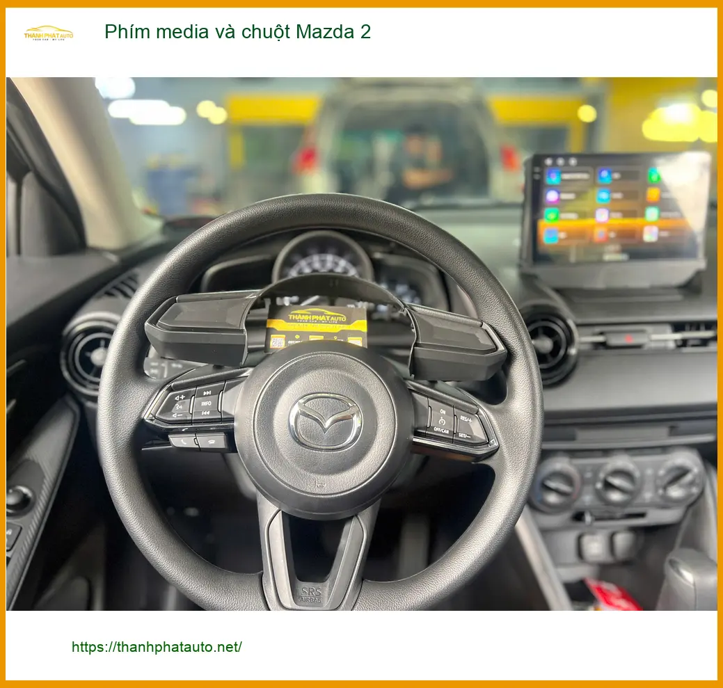 Chú Tấn lắp phím media và chuột Mazda 2 vì muốn tiện lợi hơn khi lái xe tại Cần Giờ ảnh thực tế 3