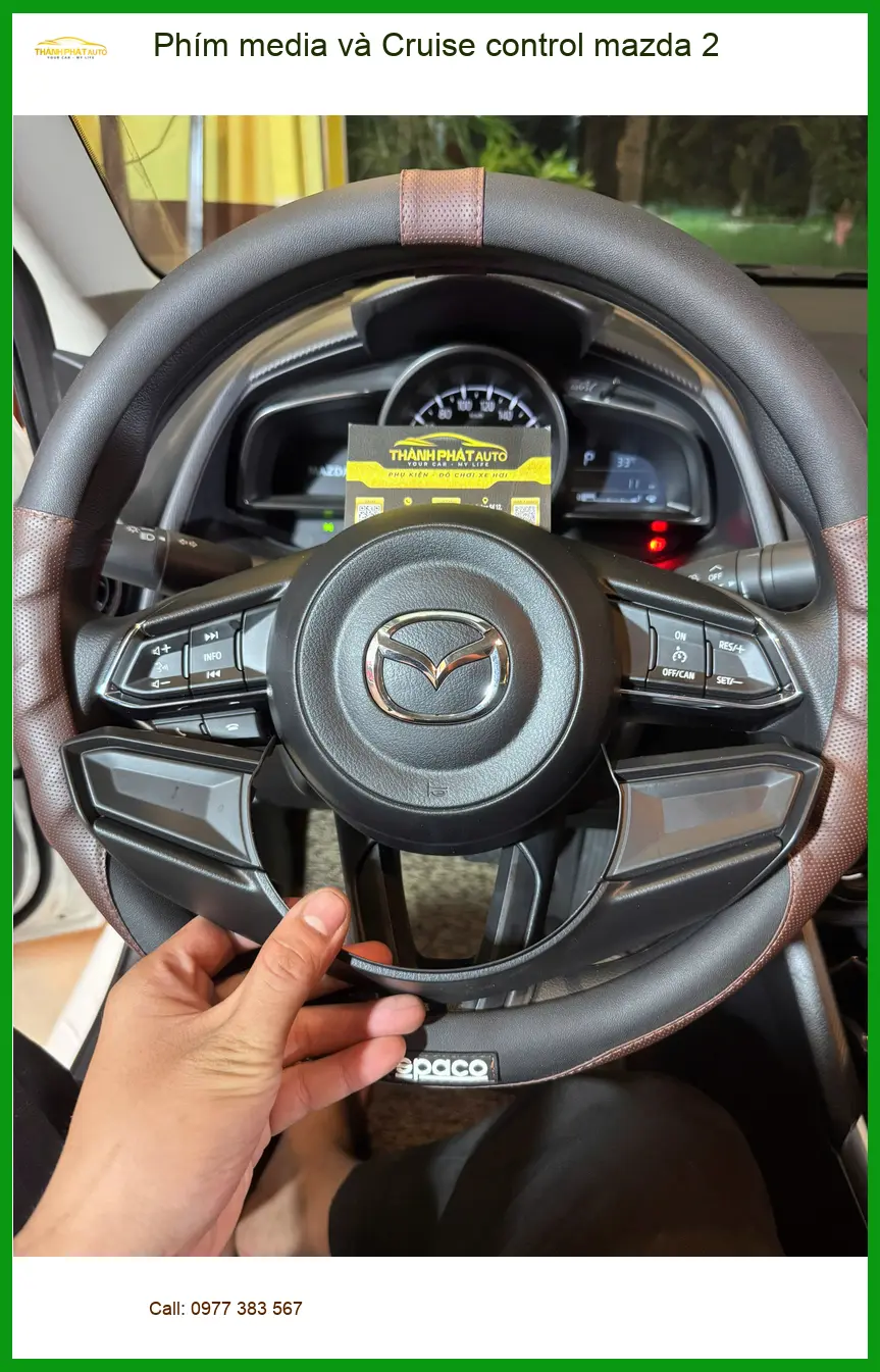 Anh Tấn lắp Phím media và Cruise control Mazda 2 tại Quận 2 để lái xe tiện lợi hơn ảnh thực tế 2