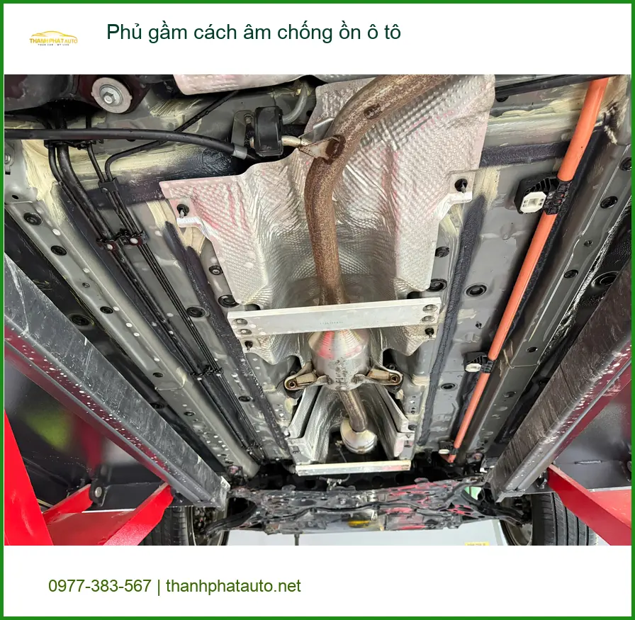Anh Tùng Honda CRV phủ gầm cách âm chống ồn tại Tân Bình, xe êm ru