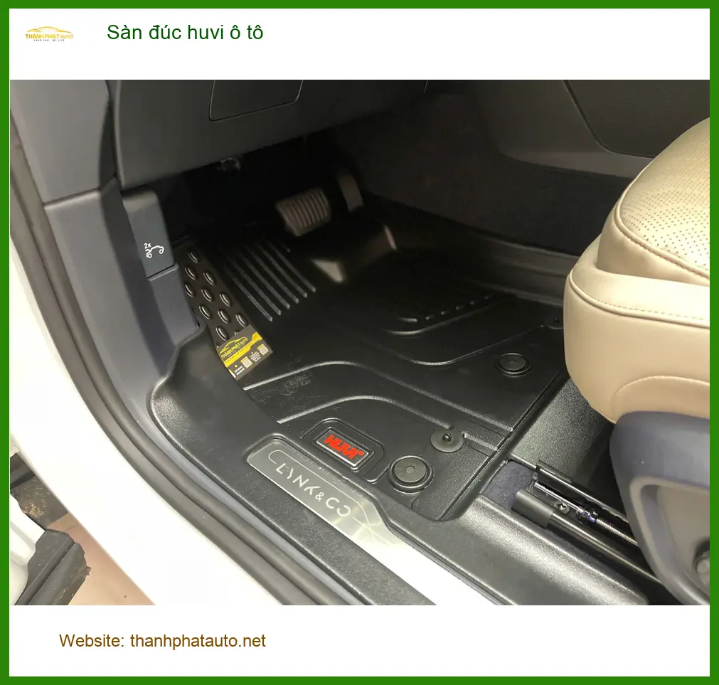 Anh Khang lắp sàn đúc huvi ô tô cho Hyundai Accent tại Quận 12 để giữ nội thất sạch sẽ ảnh thực tế 2