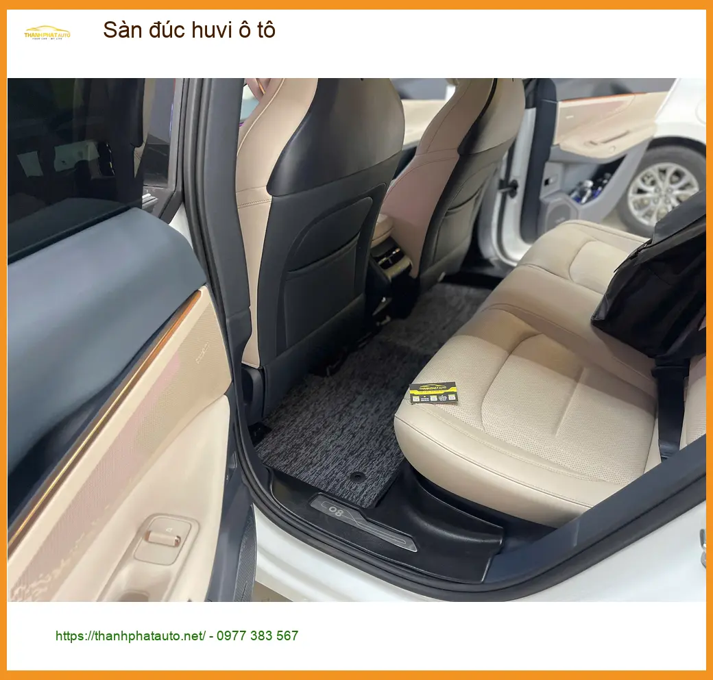 Anh Khang lắp sàn đúc huvi ô tô cho Hyundai Accent tại Quận 12 để giữ nội thất sạch sẽ ảnh thực tế 3