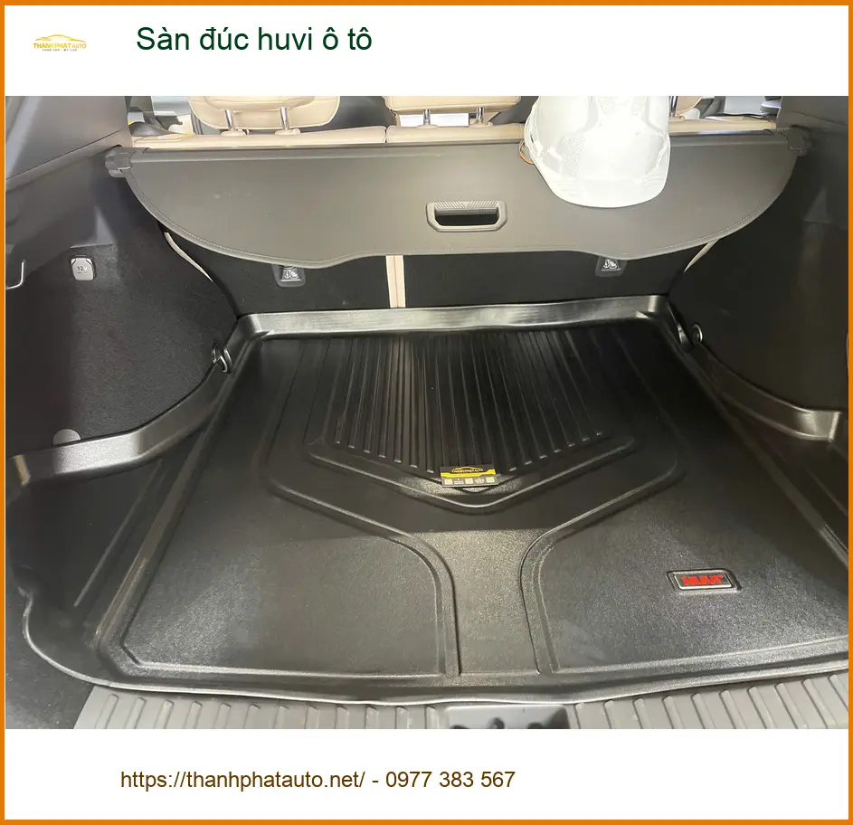 Anh Tấn lắp sàn đúc Huvi ô tô cho Hyundai Accent tại Quận 1 giữ sạch nội thất