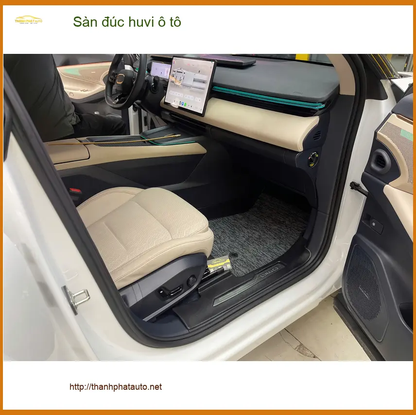Chị Hà lắp sàn đúc huvi ô tô cho Toyota Camry tại Quận 9 ảnh thực tế 5