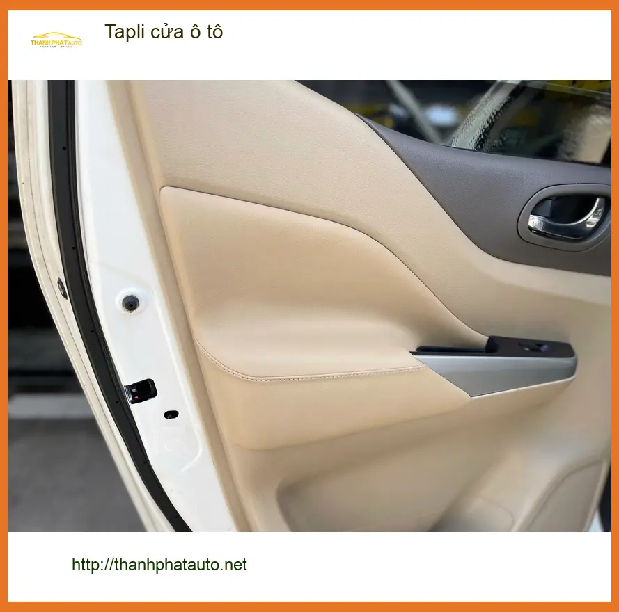 Anh Khang lắp Tapli cửa ô tô Hyundai Accent ở Quận Tân Bình vì đã quá cũ ảnh thực tế 2