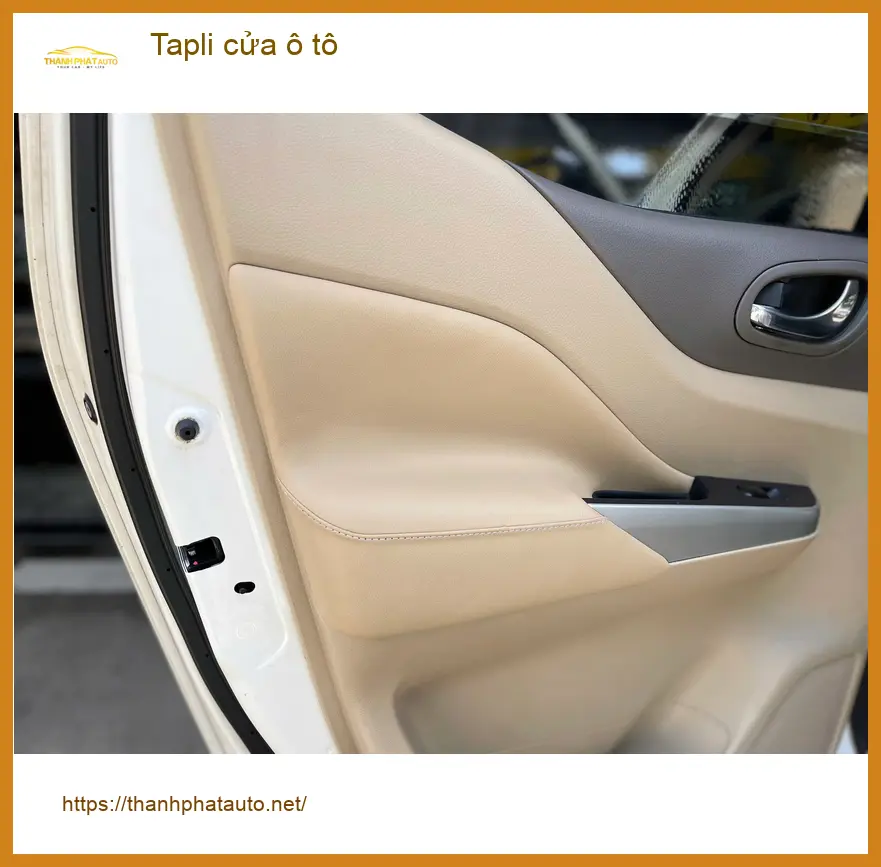Anh Khang lắp Tapli cửa ô tô Hyundai Accent ở Quận Tân Bình vì đã quá cũ ảnh thực tế 5