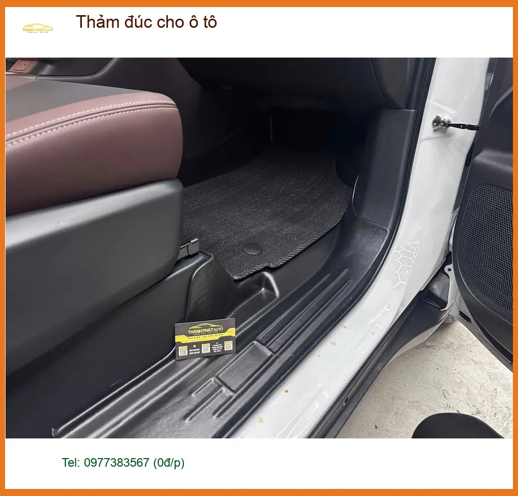 Chị Bích lắp thảm đúc cho Kia Carnival tại Hóc Môn để nội thất luôn sạch và sang ảnh thực tế 3