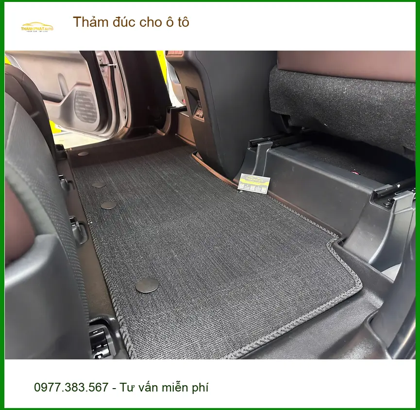 Anh Duy lắp thảm đúc cho ô tô Hyundai Accent tại Quận 1 giữ nội thất sạch sẽ ảnh thực tế 3
