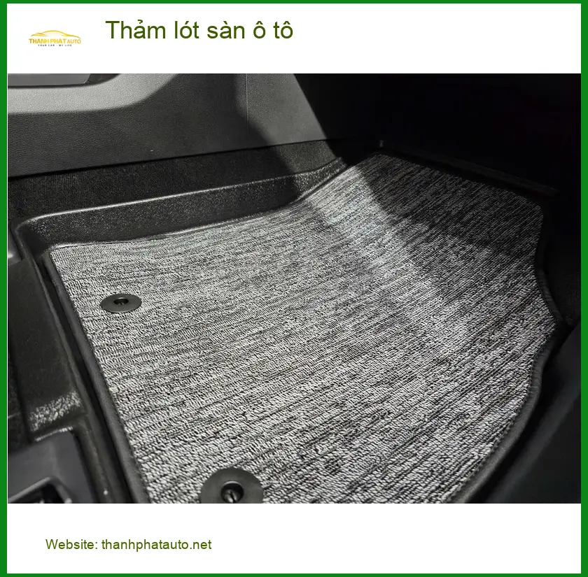 Anh Cường thay thảm lót sàn ô tô Honda HR-V tại Quận 1 để xe luôn sạch ảnh thực tế 4