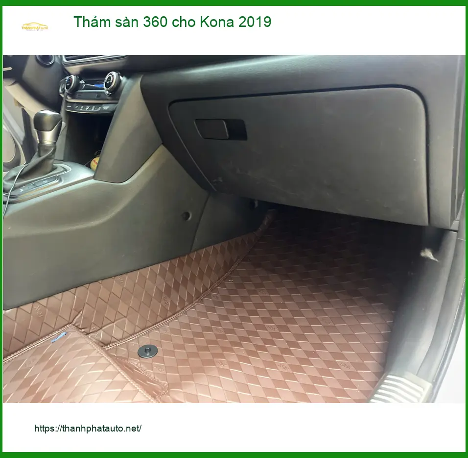 Chú Bách lắp thảm sàn 360 cho Kona 2019 tại Quận Gò Vấp để nội thất sạch đẹp ảnh thực tế 2