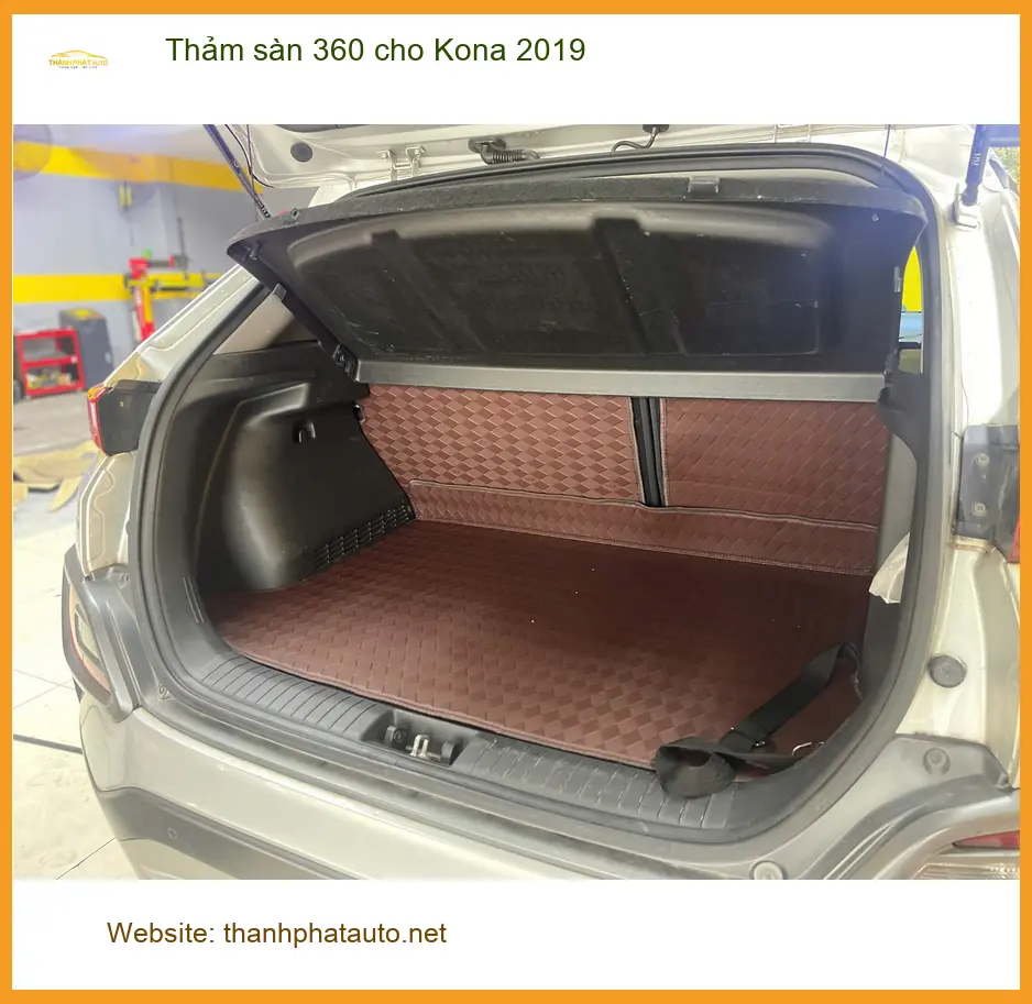 Chú Bách lắp thảm sàn 360 cho Kona 2019 tại Quận Gò Vấp để nội thất sạch đẹp ảnh thực tế 3