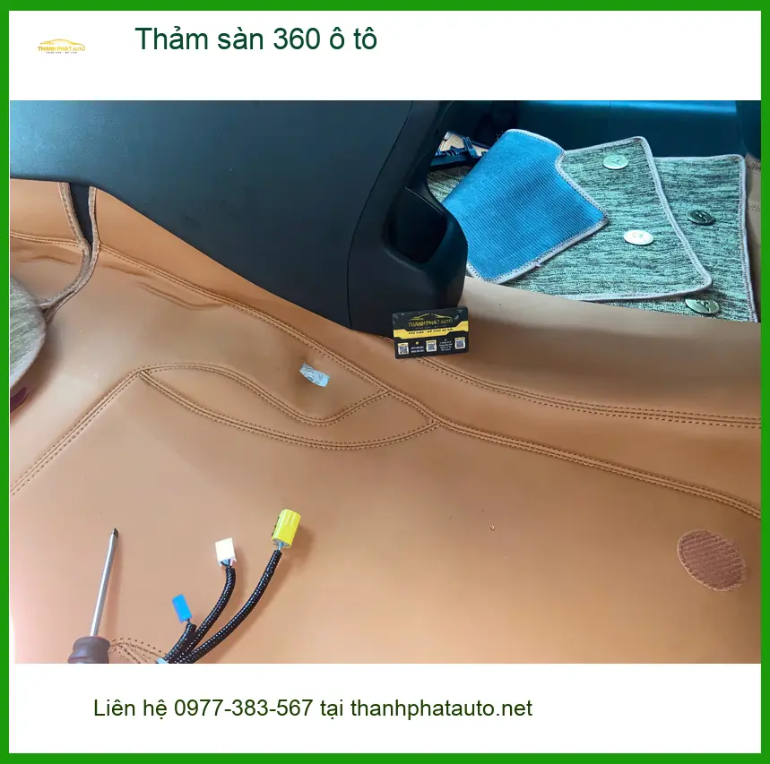 Anh Văn Kiên lắp Thảm sàn 360 ô tô cho VinFast Lux A2.0 tại Quận 4 ảnh thực tế 3