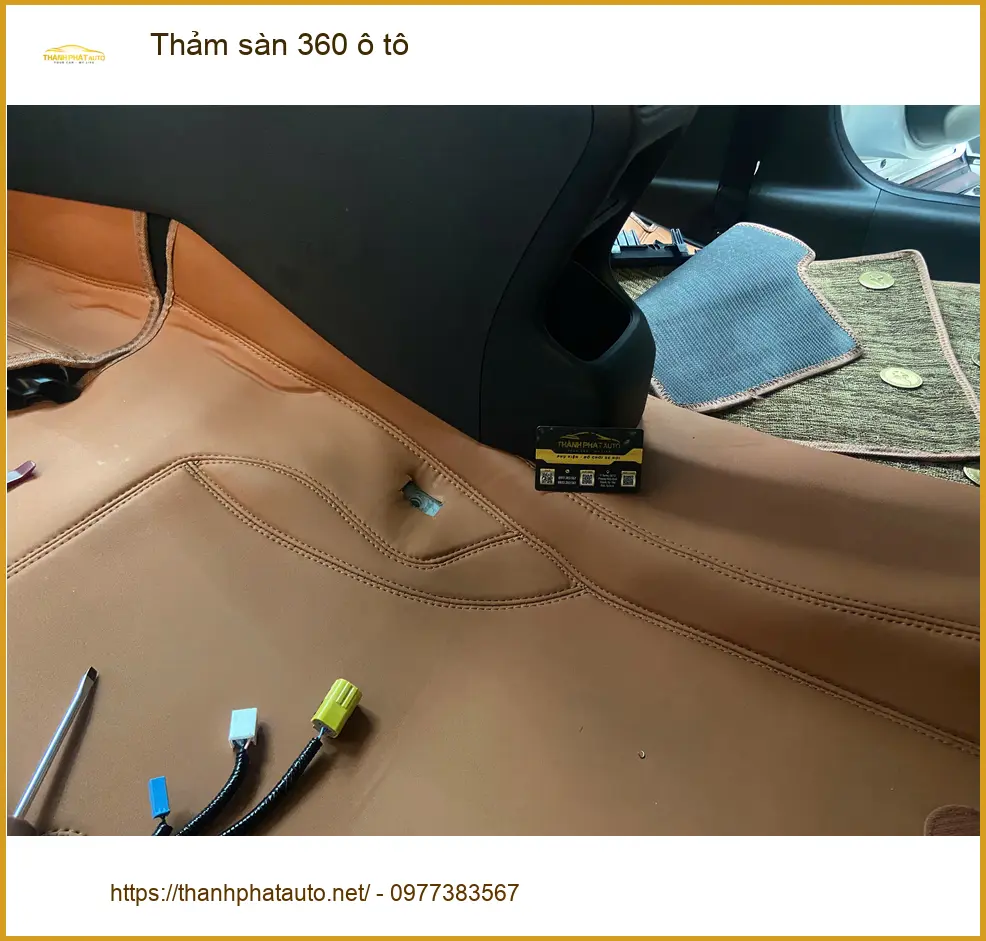 Anh Tấn lắp thảm sàn 360 ô tô cho Hyundai Creta tại Quận 2 để bảo vệ sàn xe tối ưu ảnh thực tế 3