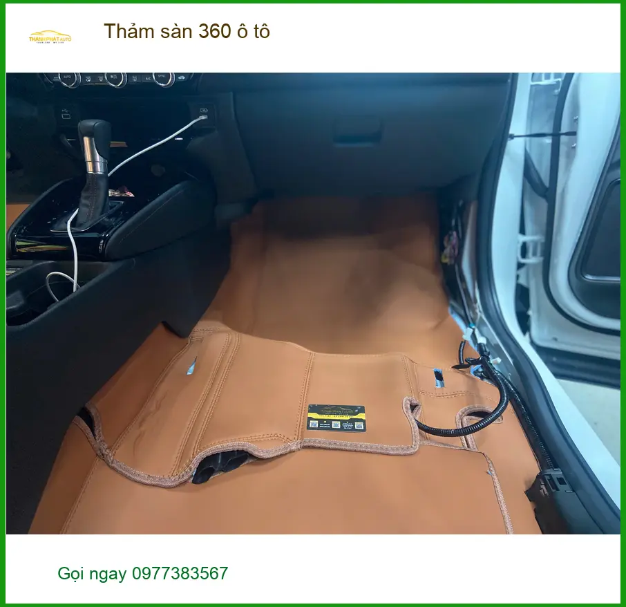 Chị Diệu Anh lắp thảm sàn 360 ô tô Hyundai Creta tại Quận 6, xe luôn sạch