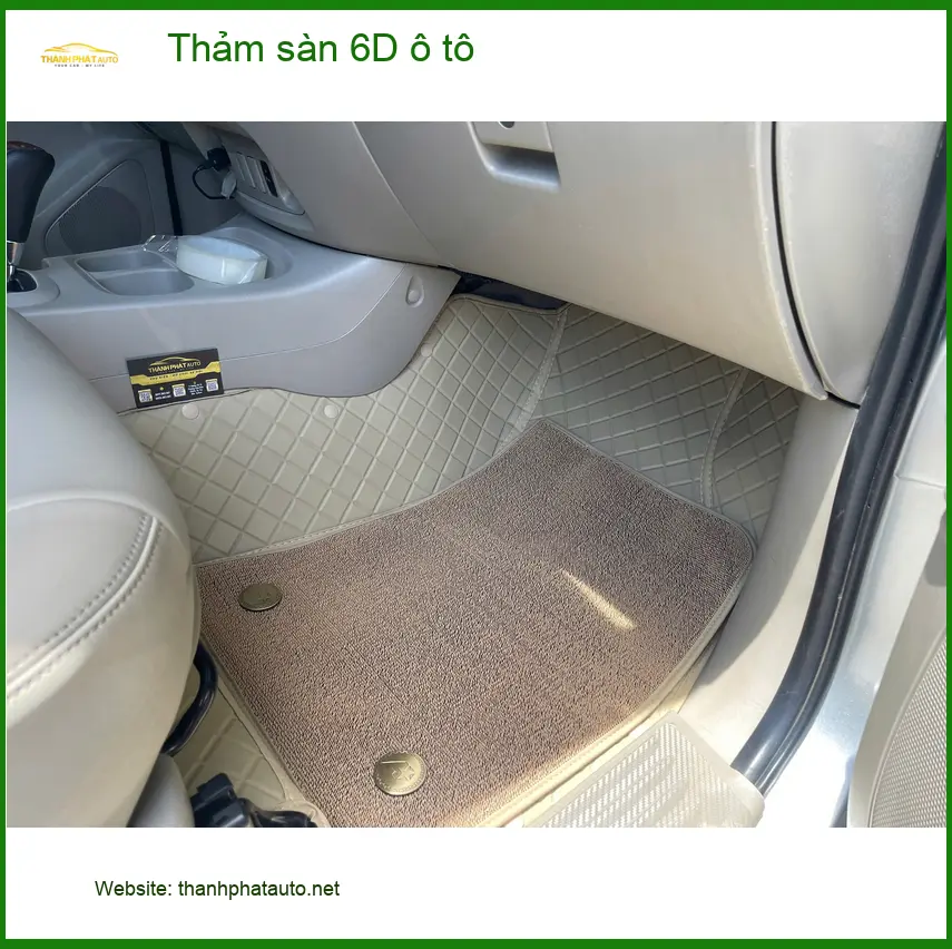 Anh Quang Minh thay thảm sàn 6D ô tô cho Honda CR-V tại Quận Tân Phú