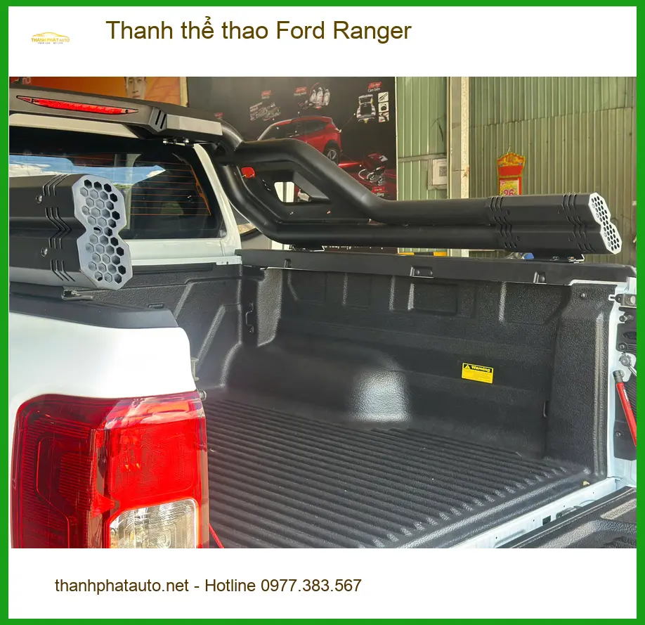Anh Khải lắp thanh thể thao cho Ford Ranger tại Quận 10 để nâng tầm phong cách xe