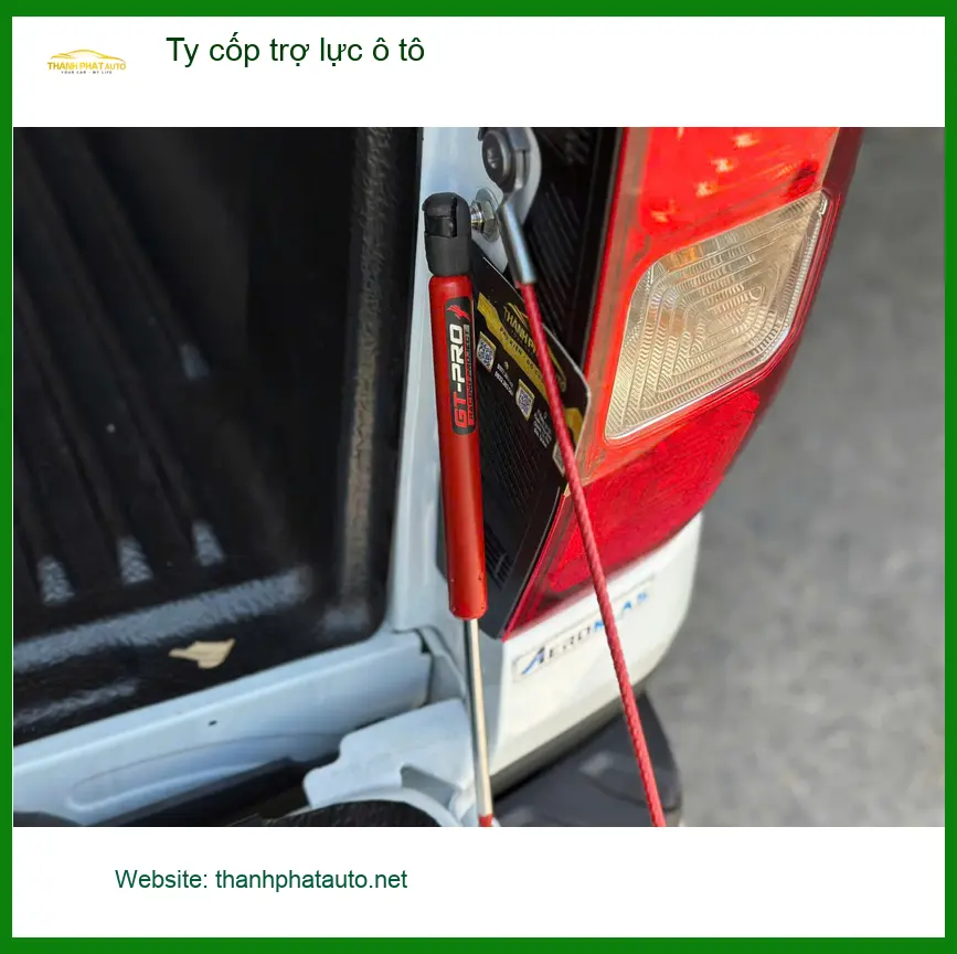 Anh Tùng lắp ty cốp trợ lực ô tô cho Hyundai Santa Fe tại Thủ Đức ảnh thực tế 2