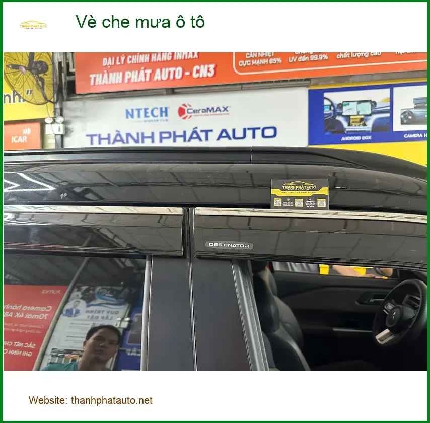 Anh Dũng lắp vè che mưa ô tô cho Toyota Veloz tại Quận 2 để tránh bắn nước khi mưa ảnh thực tế 5