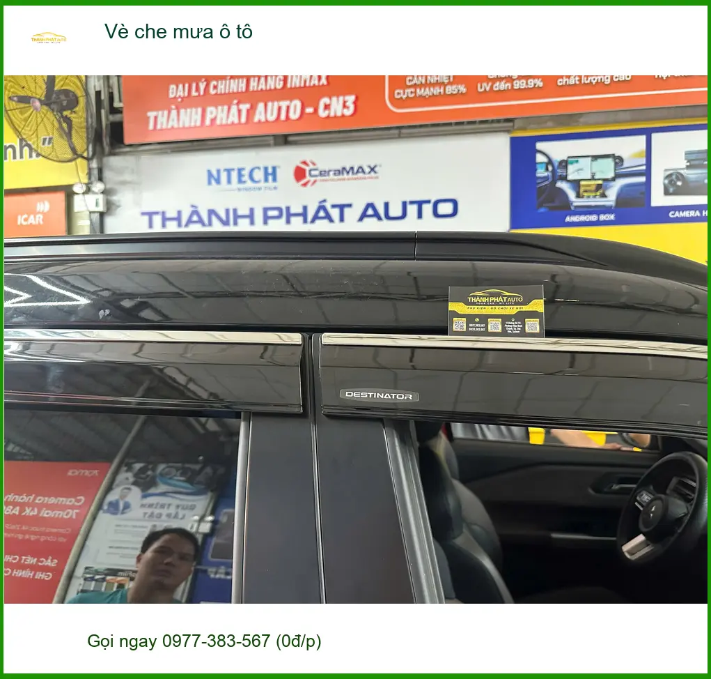 Anh Khang lắp vè che mưa ô tô cho Hyundai Santa Fe tại Quận 9 để tránh nước mưa ảnh thực tế 4