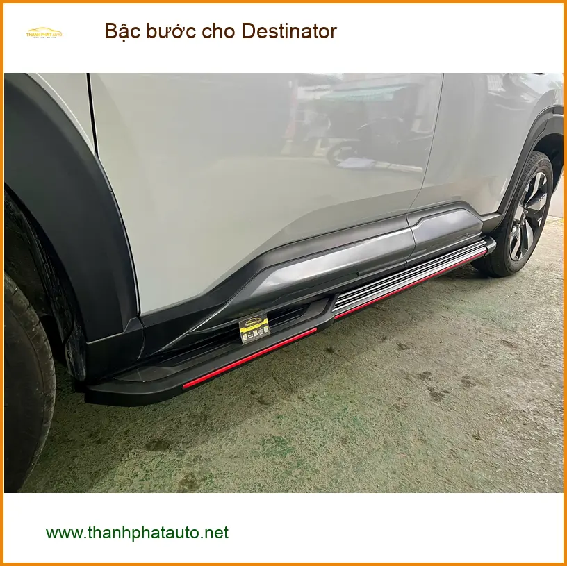 Anh Khải lắp bậc bước cho Destinator để gia đình lên xuống xe an toàn, tiện lợi tại Thủ Đức ảnh thực tế 2