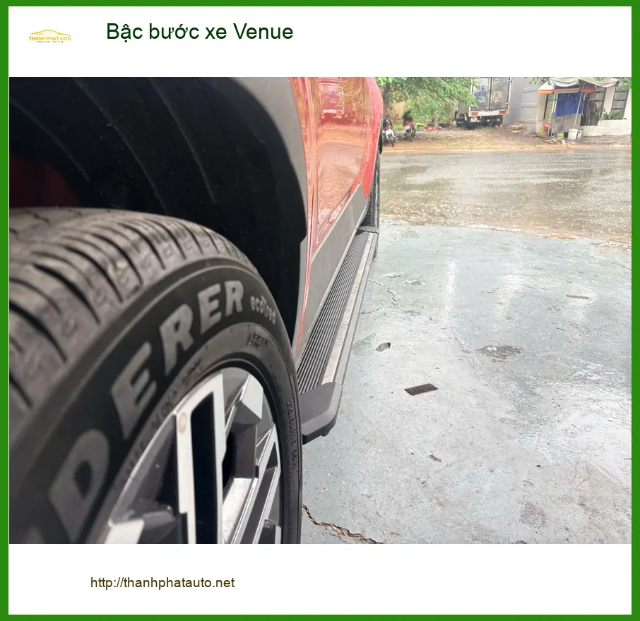 Chị Minh Thư lắp bậc bước xe Venue tại Quận 9 để gia đình lên xuống tiện lợi ảnh thực tế 3